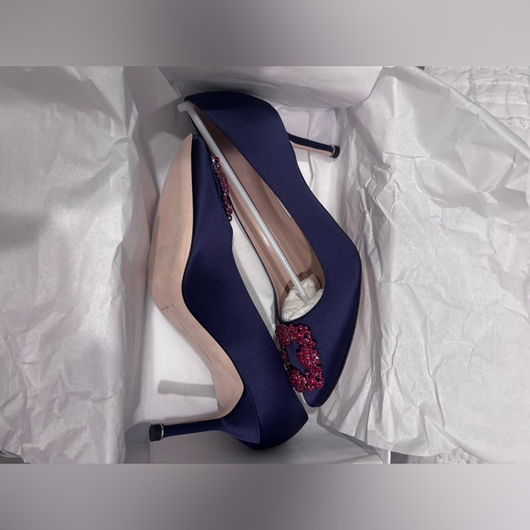 Manolo Blahnik Blue Heels with Red Embellishment. Hangisi 70mm pump - Picture 11 of 16